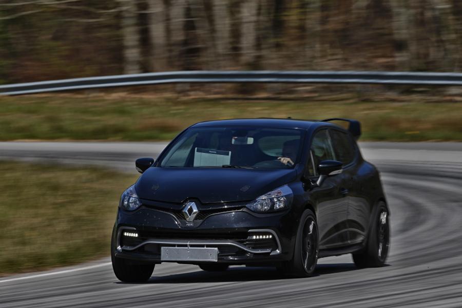  Renault Clio R.S.16 Concept 2016 года  (фото 32 из 54)